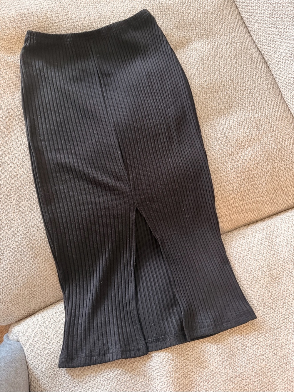 SHEIN Black Ribbed Midi Pencil Skirt with Front Slit